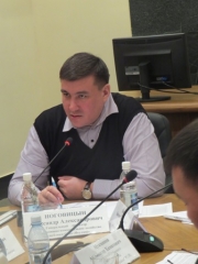 Кэбээйилэр уонна дьааҥылар Ил Түмэҥҥэ "СР ОДьКХ" ГУТ генеральнай дириэктэрин Александр НОГОВИЦЫНЫ туруоруохтарын баҕараллар