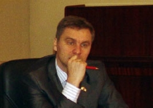 ЗАЩИТНИК ЛЕСА ПРОДАЕТ ЕГО ПО ЧАСТЯМ