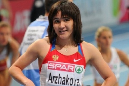 Атырдьах ыйын 11 күнүгэр - Елена АРЖАКОВА 800 м сүүрүөҕэ