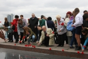 В день начала Года участника Великой Отечественной войны якутяне возложили цветы к Вечному огню на Поклонной горе
