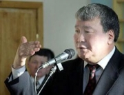 Кто хочет сверить время по  золотым часам, переезжайте все в  Усть-Алдан!