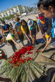 В День памяти и скорби в Якутске прошел траурный митинг