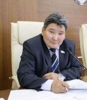 Юрий НИКОЛАЕВ: &ldquo;Тойон аллараттан үүммэт, үөһэттэн ананар буолла&rdquo;