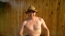 Анатолий КЫРДЖАГАСОВ показал голый торс