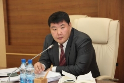 Алексей ЕРЕМЕЕВ, руководитель фракции "ЕР" поздравляет якутян с Днем народного единства