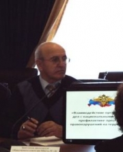 Идрис ТАНГИЕВ: "Казаряны Саха сириттэн көһөрүөххэ!"