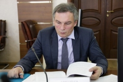 Депутат Юрий ГРИГОРЬЕВ предложил на контрольно-пропускных пунктах госучреждений установить алкотестеры