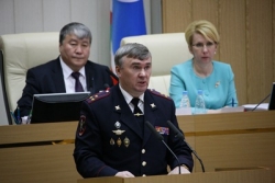 Новому министру ВД Якутии Владимиру ПРОКОПЕНКО задали вопросы 19 депутатов 