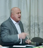  А батогами бить не пробовали? 