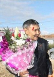 "Национальный козырь" в колоде "ЕР". Цветы не для МАКАРЕВИЧА...
