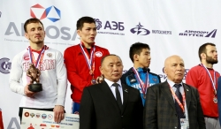 Көҥүл тустууга Россия чемпионатыгар араллаан төрүөтэ. Маннык тустуу наада дуо?